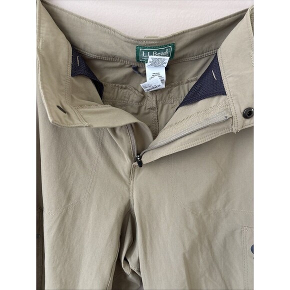 L.L. Bean Men’s Size 33 Tan Shorts Zipper Pockets Outdoor Hiking Casual Comfort - Picture 3 of 6